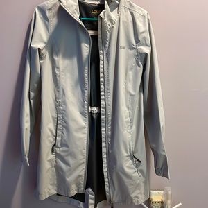 Lole windbreaker/rain jacket in light grey